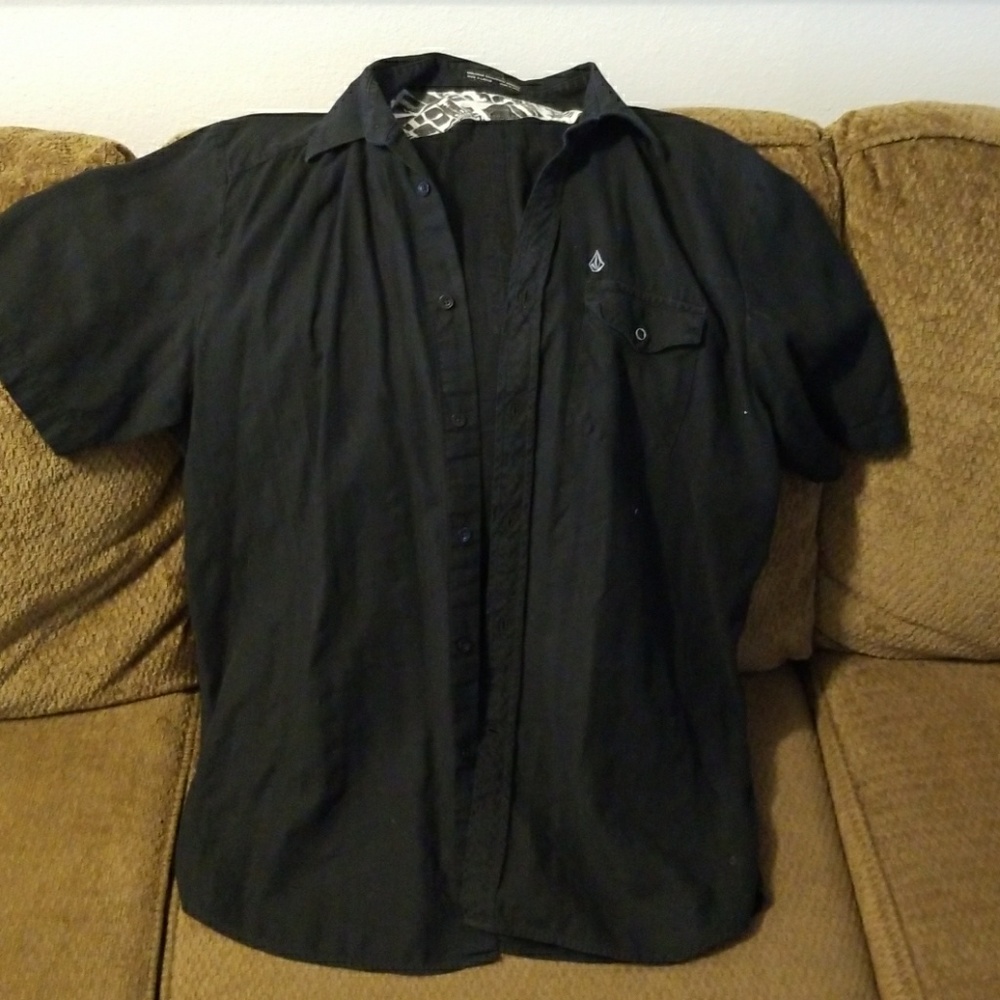 Short sleeve Volcom button down